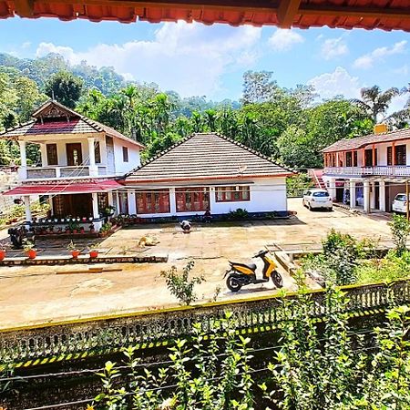 Coorg Divine Spark Home Stay Suntikoppa エクステリア 写真