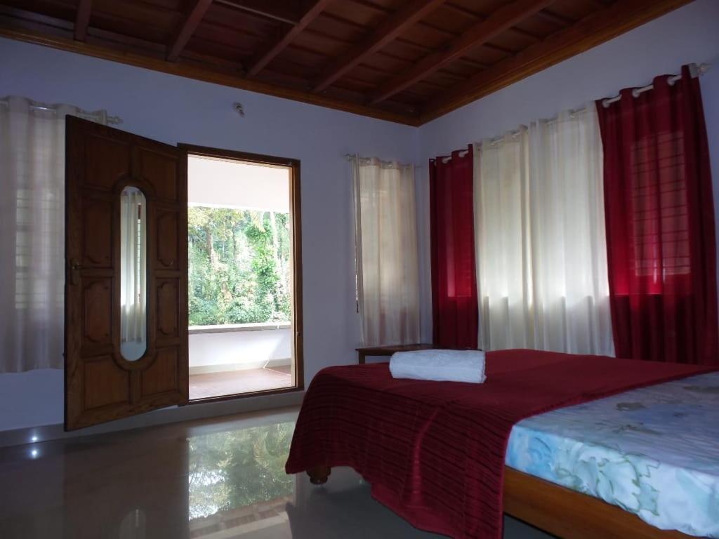 Coorg Divine Spark Home Stay Suntikoppa エクステリア 写真