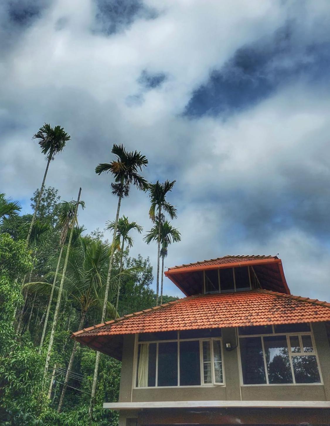 Coorg Divine Spark Home Stay Suntikoppa エクステリア 写真