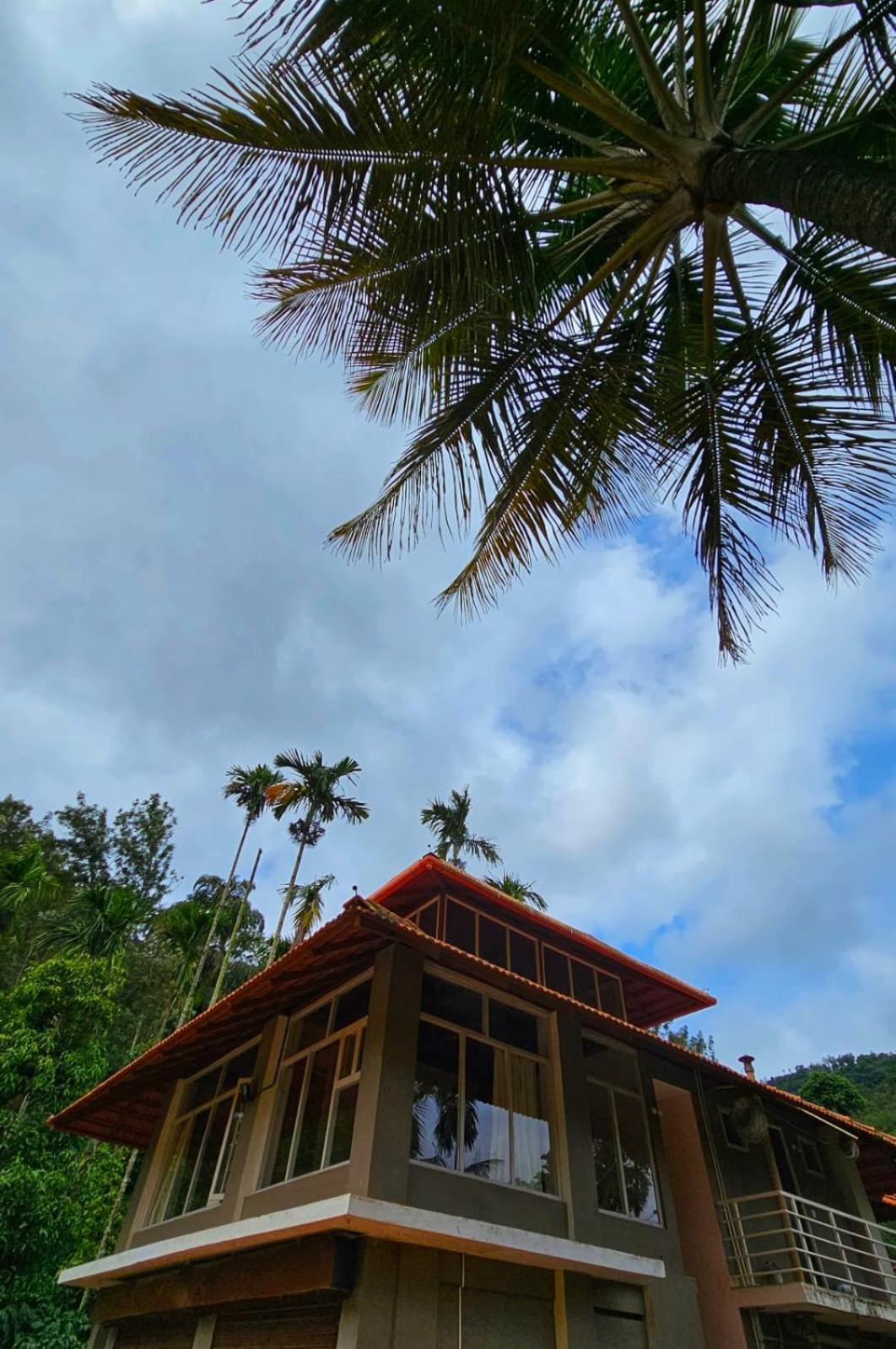 Coorg Divine Spark Home Stay Suntikoppa エクステリア 写真